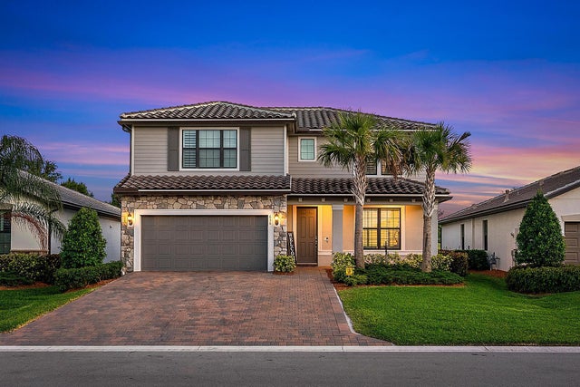 1 of 44 - 656 Se Villandry Wy, Port Saint Lucie, FL