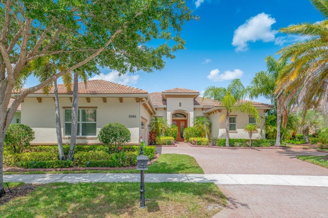4 of 49 - 9986 Sw Nuova Way, Port Saint Lucie, FL