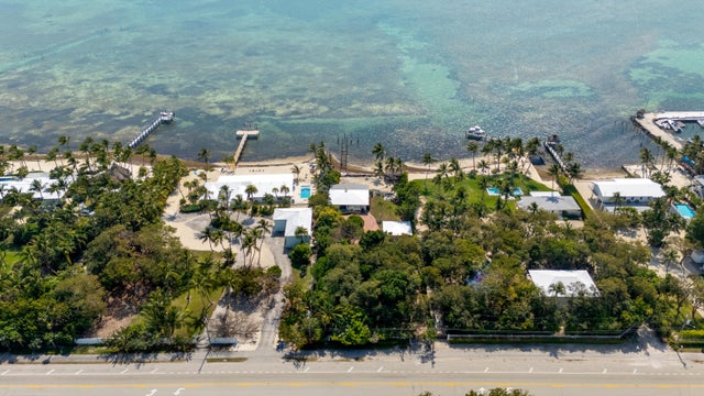 3 of 5 - 80151 Overseas Highway, Islamorada, FL