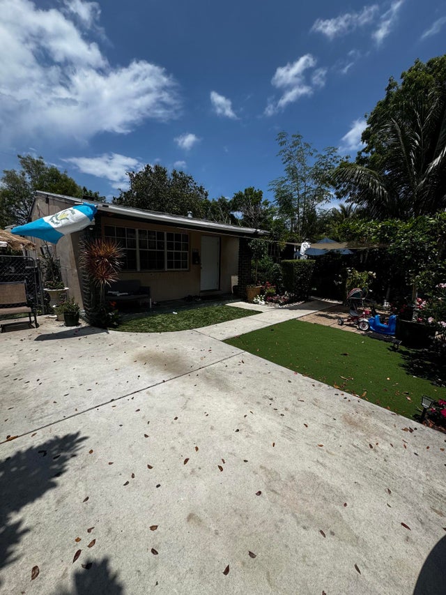 1 of 4 - 635 48th St, West Palm Beach, FL
