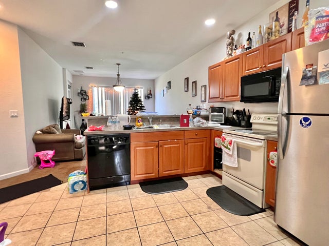 2 of 33 - 2010 Freeport Lane #4104, Riviera Beach, FL