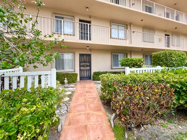 2 of 35 - 7145 Huntington Lane #102, Delray Beach, FL
