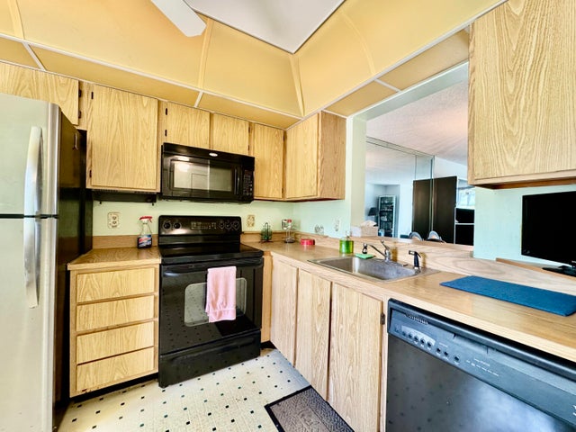 4 of 35 - 7145 Huntington Lane #102, Delray Beach, FL