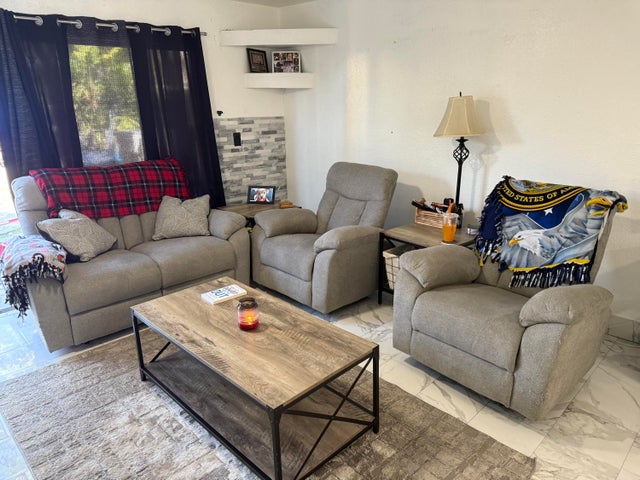 5 of 38 - 4337 Springfield St, Lake Worth Beach, FL