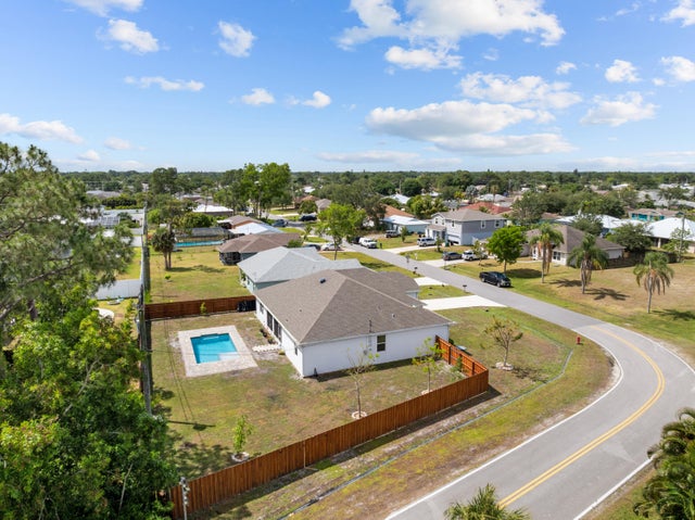 2 of 42 - 1317 Se Odonnell Lane, Port Saint Lucie, FL