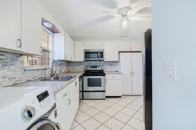 3 of 23 - 114 Amherst Lane, Lake Worth, FL