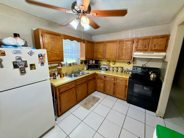 2 of 10 - 3520 Suncrest Road, Lake Worth, FL