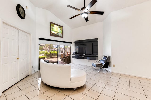 5 of 32 - 176 Executive Cir, Boynton Beach, FL