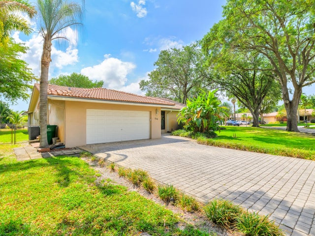 2 of 46 - 215 Nw 86th Terrace, Coral Springs, FL