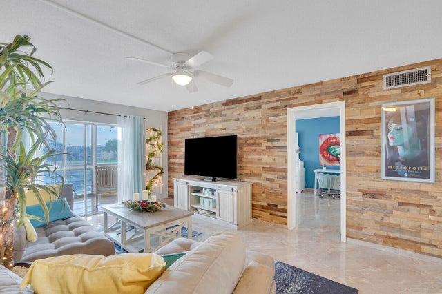 1 of 34 - 2724 N Garden Drive #302, Lake Worth, FL