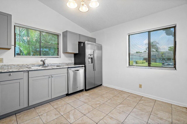 3 of 17 - 3947 Island Club Circle W, Lake Worth, FL