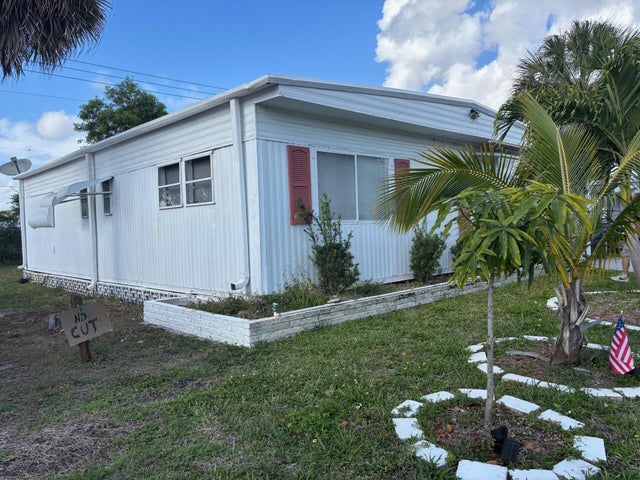4 of 29 - 4257 1st Ct, Lot 84, Lantana, FL