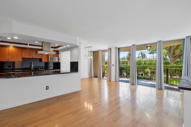 1 of 52 - 859 Jeffery St #111, Boca Raton, FL