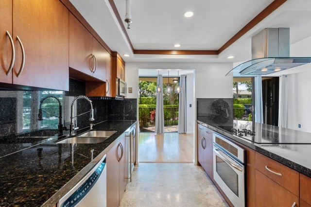 5 of 52 - 859 Jeffery St #111, Boca Raton, FL