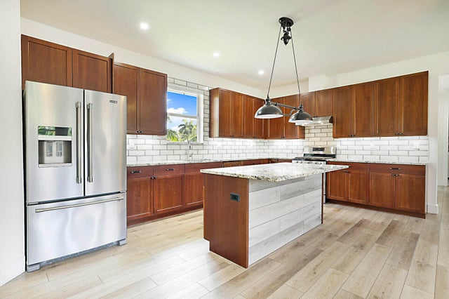 3 of 36 - 2510 Lake Drive N, Boynton Beach, FL