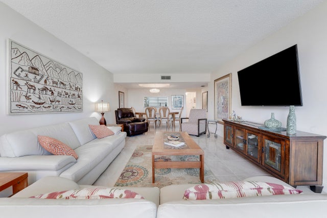 3 of 13 - 6698 10th Avenue N #320, Lake Worth, FL