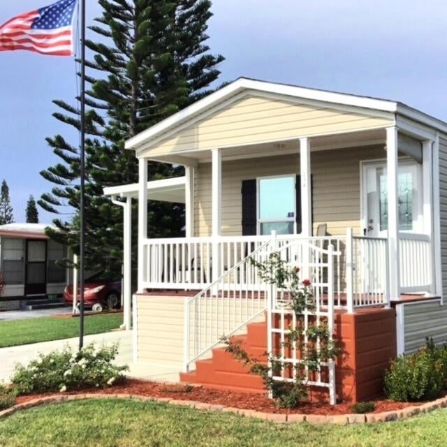 1 of 33 - 234 Peacock St, Fort Pierce, FL