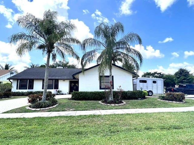 3 of 11 - 1855 Primrose Lane, Wellington, FL