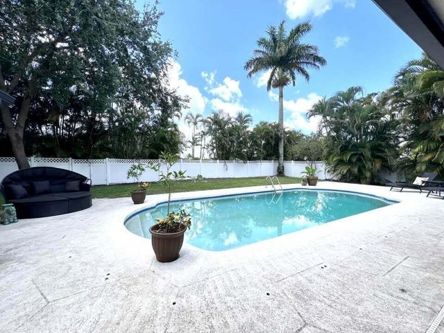 5 of 11 - 1855 Primrose Lane, Wellington, FL