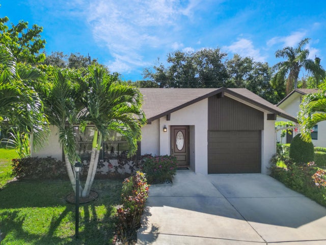 1 of 22 - 6345 Tall Cypress Cir, Greenacres, FL