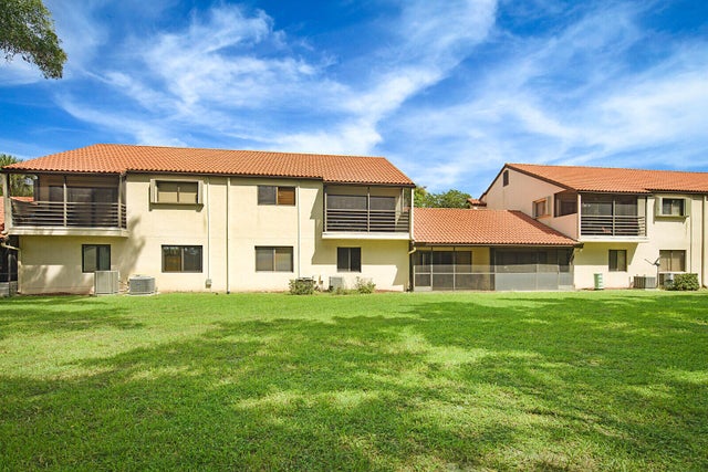 3 of 14 - 9 Via De Casas Sur #203, Boynton Beach, FL