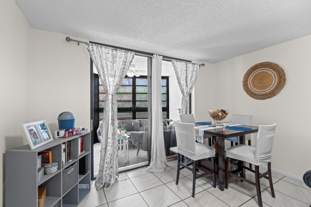 5 of 33 - 896 N Federal Hwy #121, Lantana, FL