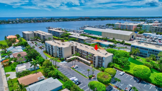 1 of 37 - 890 N Federal Highway #206, Lantana, FL