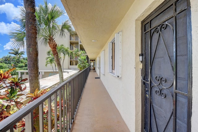 3 of 37 - 890 N Federal Highway #206, Lantana, FL