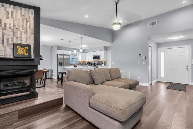 2 of 34 - 398 Se Husted Ter, Port Saint Lucie, FL