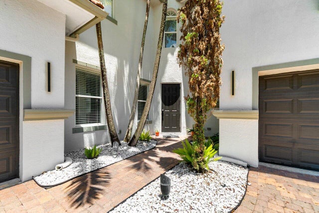 3 of 60 - 682 Cresta Circle, West Palm Beach, FL