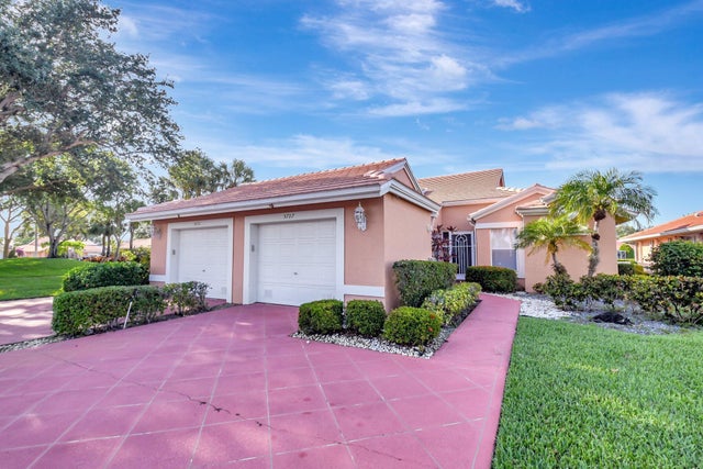 1 of 64 - 5707 Royal Lake Cir, Boynton Beach, FL