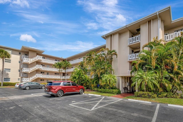 2 of 34 - 2669 S Garden Dr S #401, Lake Worth, FL