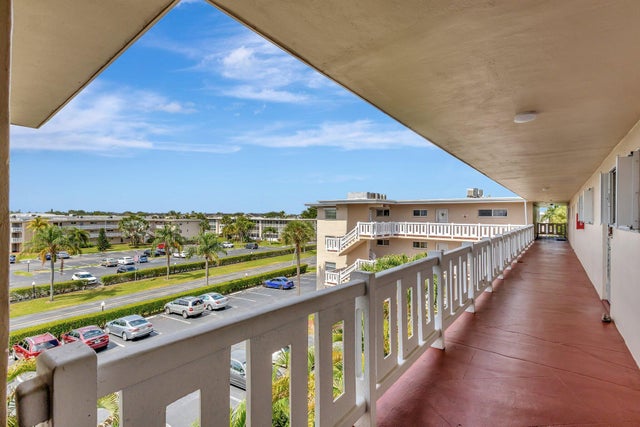 4 of 34 - 2669 S Garden Dr S #401, Lake Worth, FL