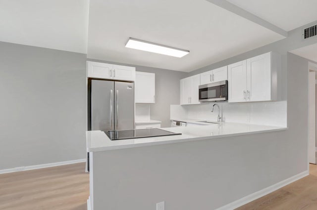 4 of 74 - 296 Fanshaw H, Boca Raton, FL