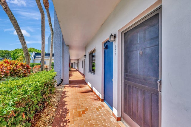 4 of 47 - 4236 D Este Ct #107, Lake Worth, FL