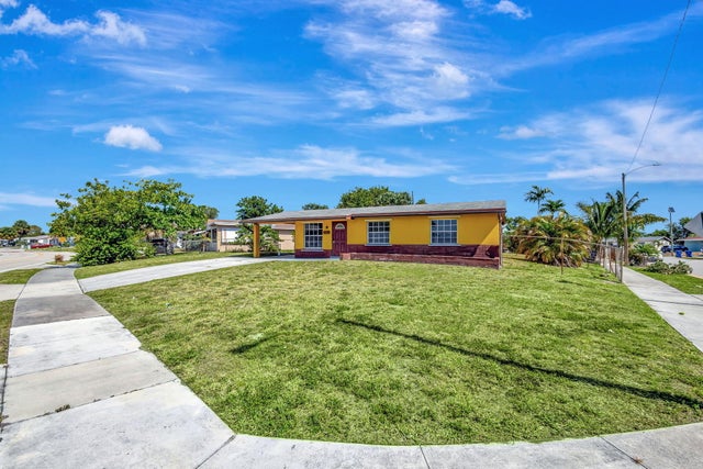 2 of 31 - 1500 W 13th St W, Riviera Beach, FL