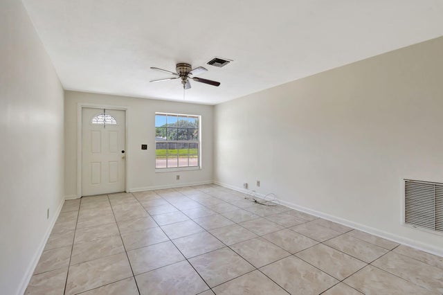 5 of 31 - 1500 W 13th St W, Riviera Beach, FL