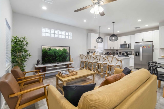 4 of 39 - 18 S D St, Lake Worth Beach, FL