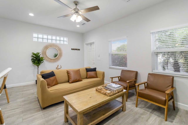 5 of 39 - 18 S D St, Lake Worth Beach, FL
