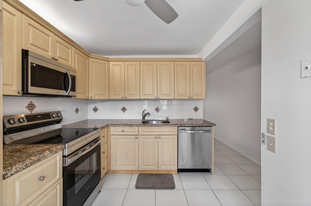 1036 Hythe B #b, Boca Raton