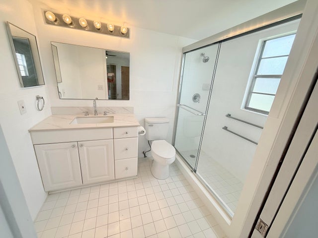 4 of 51 - 1036 Hythe B #b, Boca Raton, FL