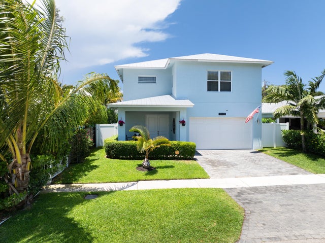 2 of 31 - 8923 Se Ceres Street, Hobe Sound, FL