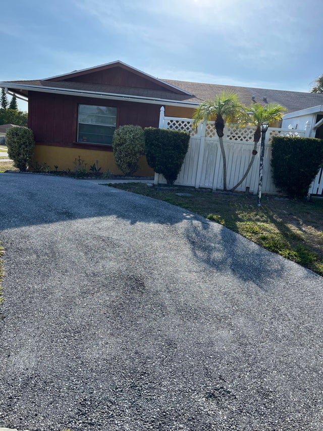 8679 Pluto Ter, West Palm Beach