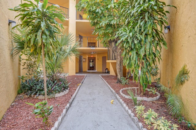 1 of 15 - 4364 Nw 9th Avenue #16-3d, Deerfield Beach, FL