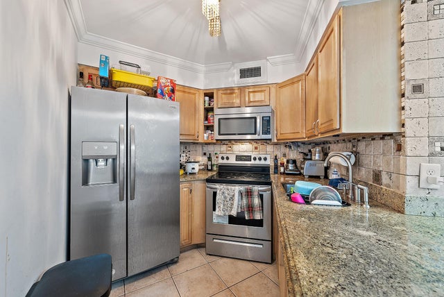 5 of 13 - 210 Lake Pointe Drive #310, Oakland Park, FL