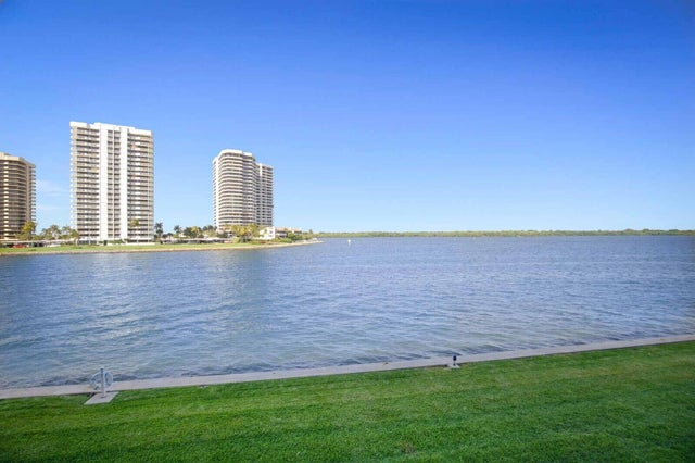 4 of 27 - 44 Yacht Club Drive #212, North Palm Beach, FL