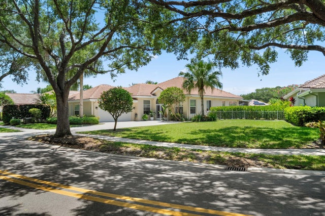 2 of 36 - 123 S Hampton Dr, Jupiter, FL
