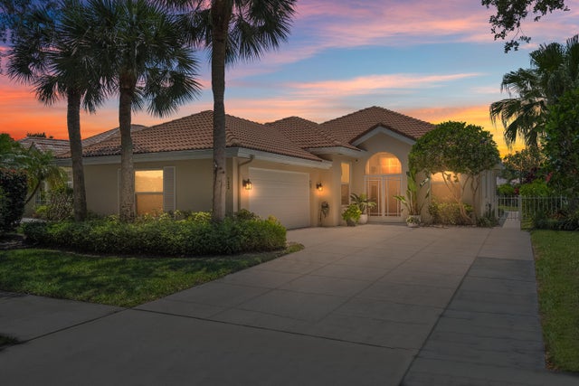 4 of 36 - 123 S Hampton Dr, Jupiter, FL