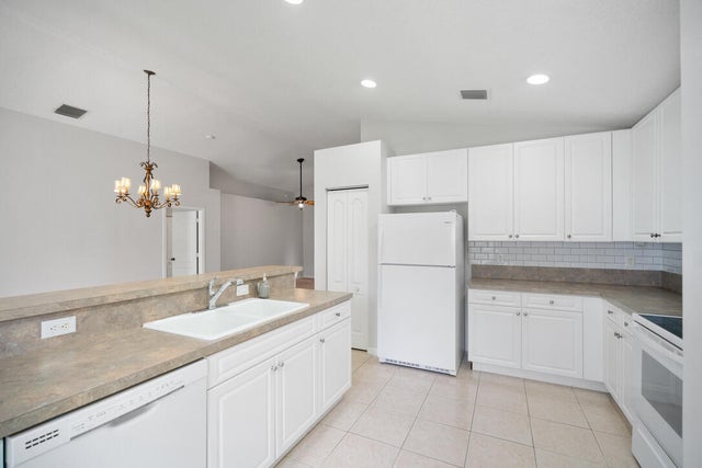 4 of 24 - 8998 Sw Bonneville Dr, Stuart, FL