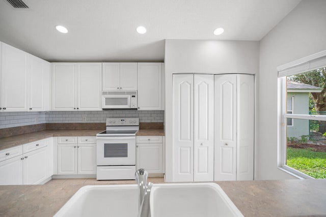 5 of 24 - 8998 Sw Bonneville Dr, Stuart, FL